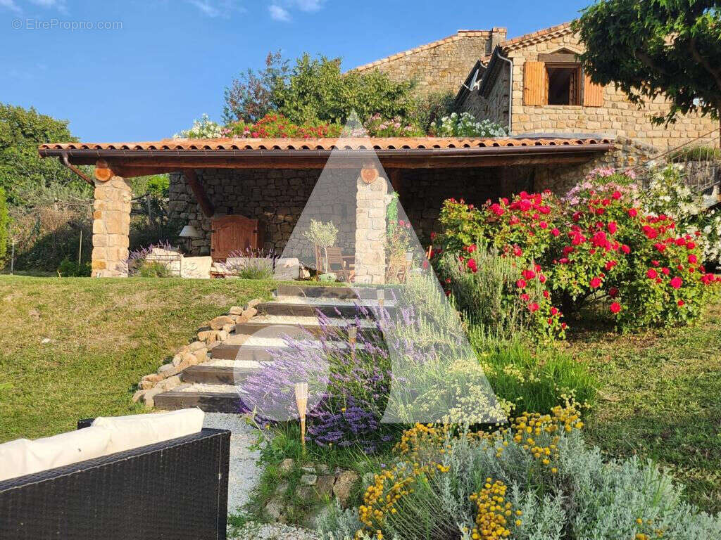 Maison à TAURIERS