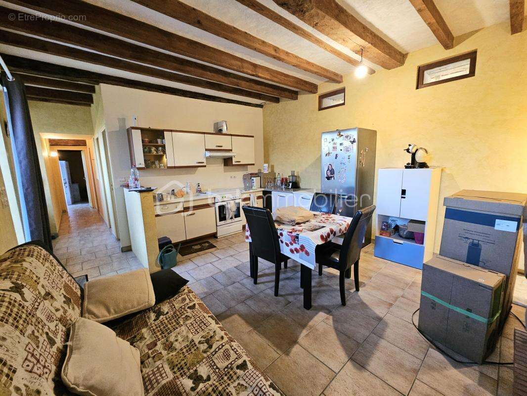 COUP DE COEUR !! Corps de ferme rénové avec maison d'habitation + 2 logements séparés - photo 11