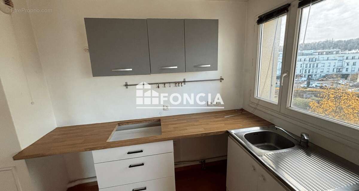 Appartement à SAINT-CYR-L'ECOLE