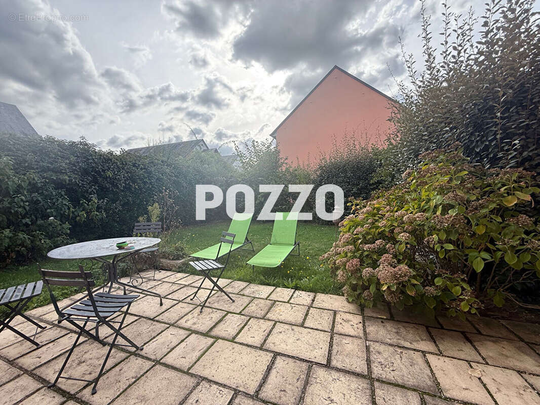 Maison à LA RIVIERE-SAINT-SAUVEUR