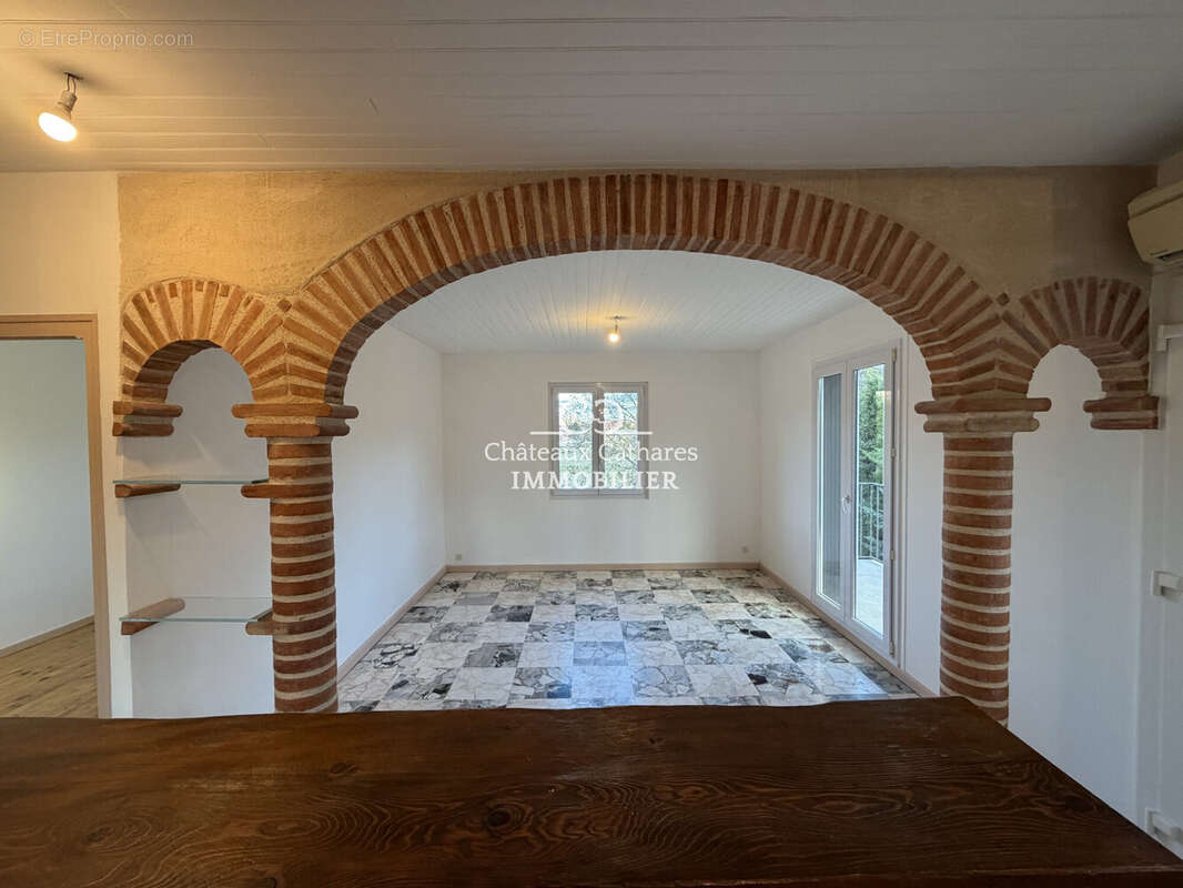 Salon 1er étage - Maison à SAINT-PAUL-DE-FENOUILLET