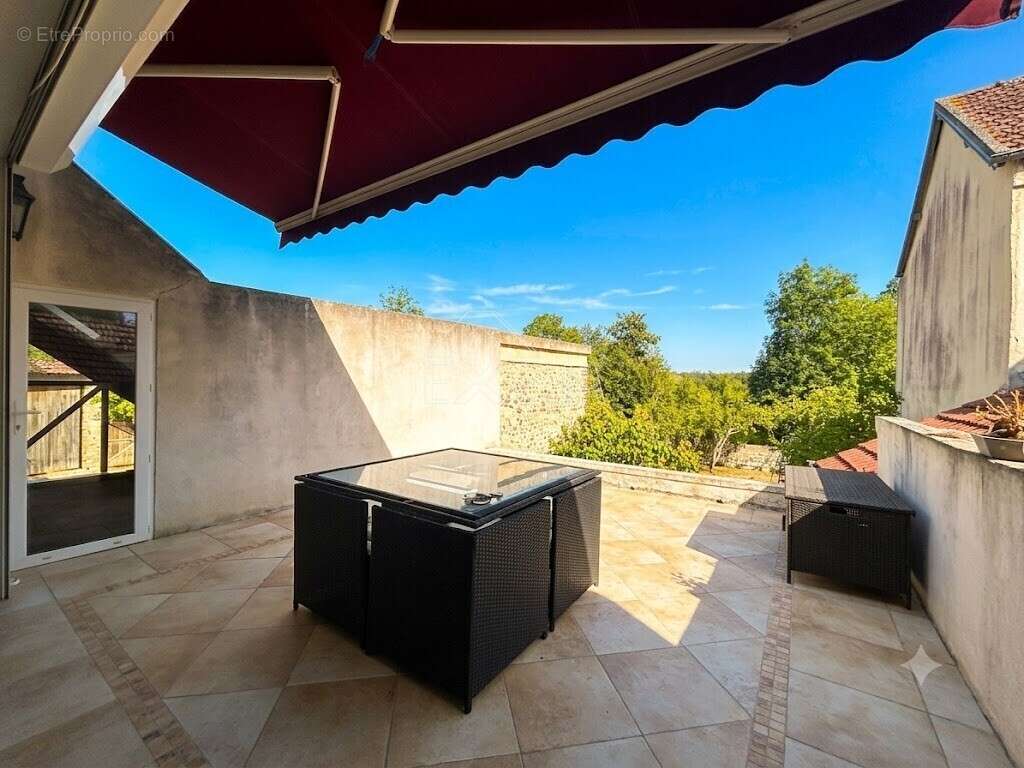 Corps de ferme 7 pièces 182 m² avec dépendances, grange et jardin 855 m² à Gommecourt - photo 12