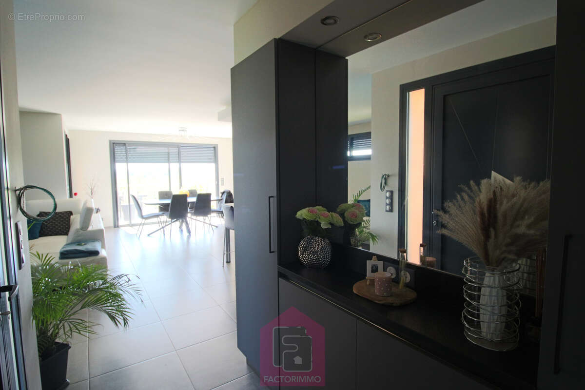 À VENDRE   Belle maison contemporaine de 140 m2 habitables avec vue   15 min de Cahors - photo 7