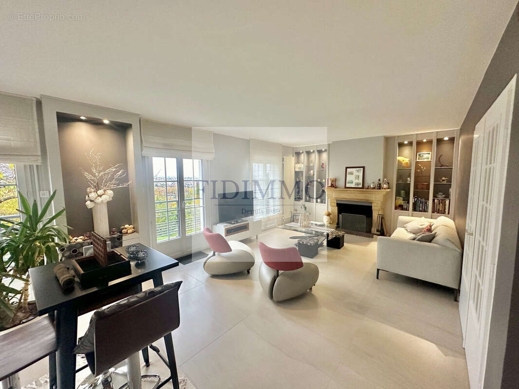 Maison à CHENNEVIERES-SUR-MARNE