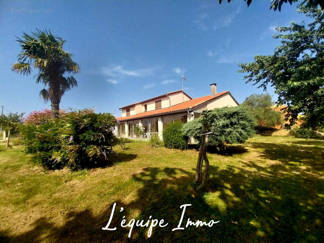 Maison à PUJAUDRAN