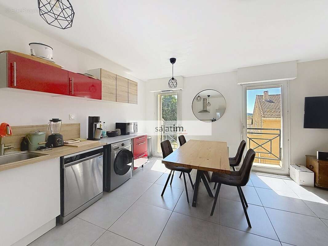 Appartement à CUERS