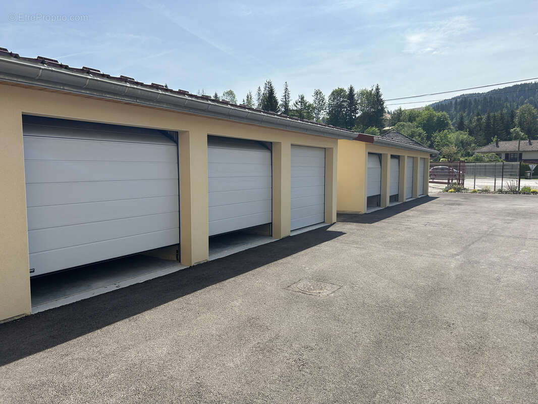 Appartement à LA CLUSE-ET-MIJOUX
