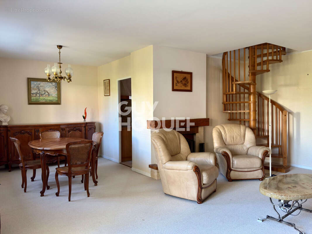 Maison à SOISY-SUR-SEINE