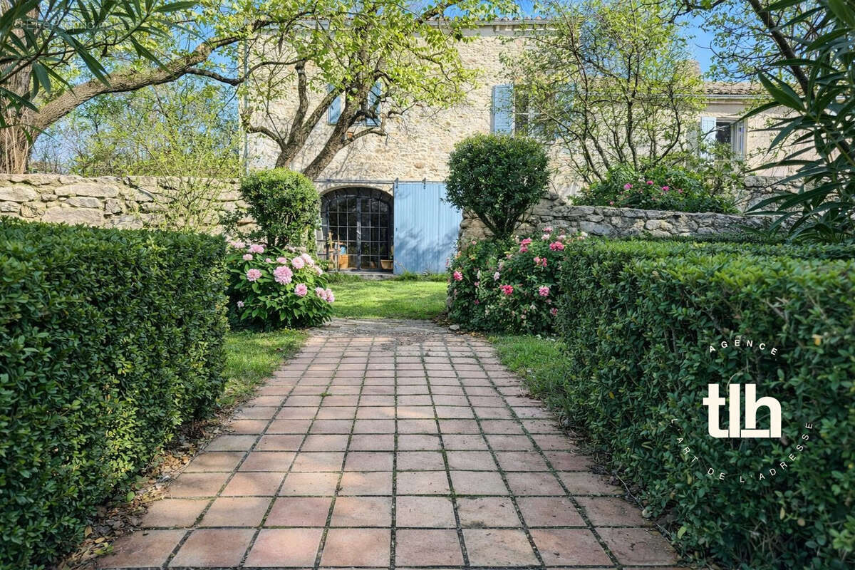 Maison à VACQUIERES