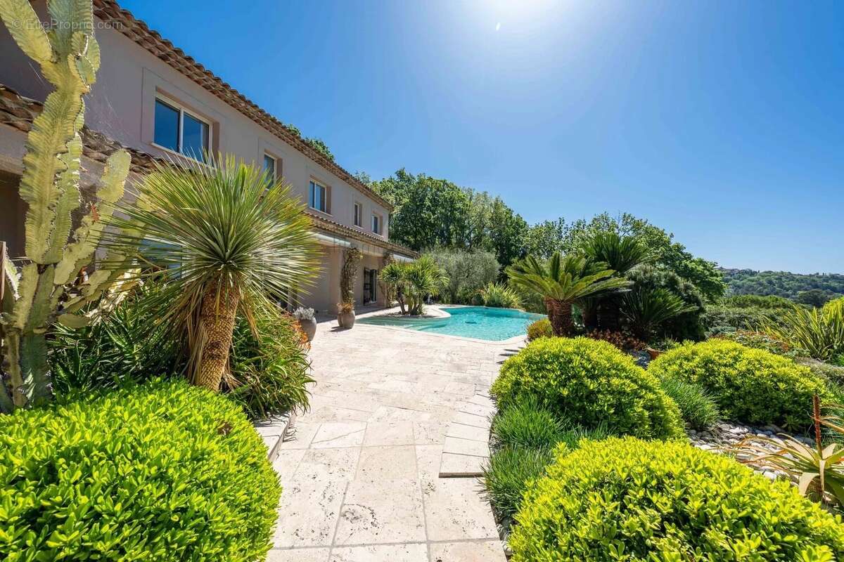Maison à MOUGINS
