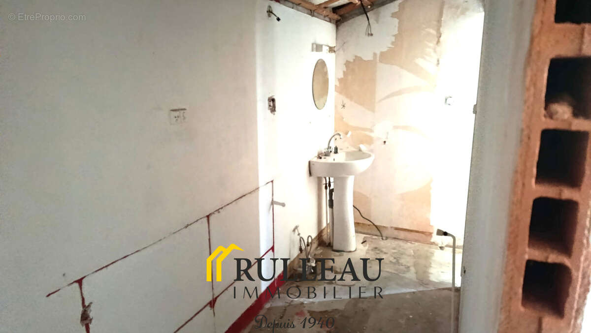 Maison et dépendance à Laruscade - photo 10