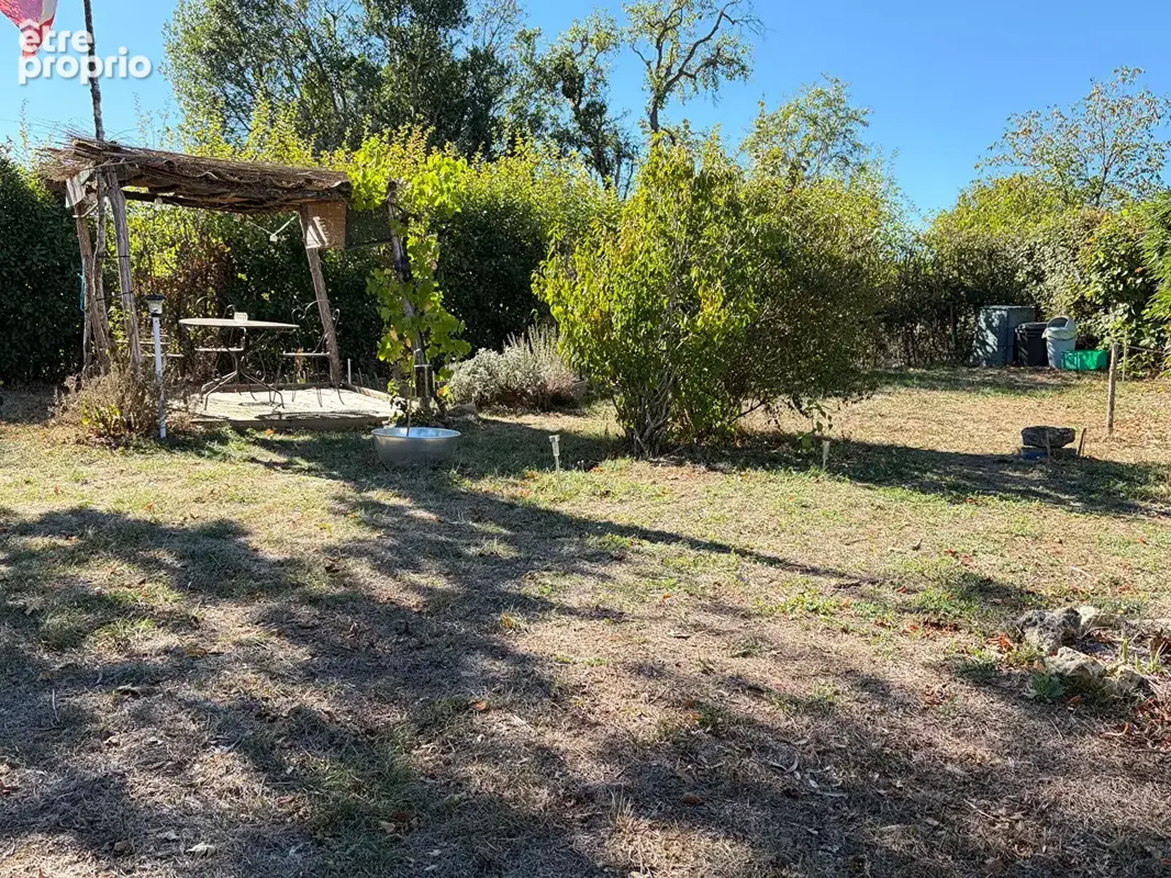 Maison de caractère avec jardin - photo 2