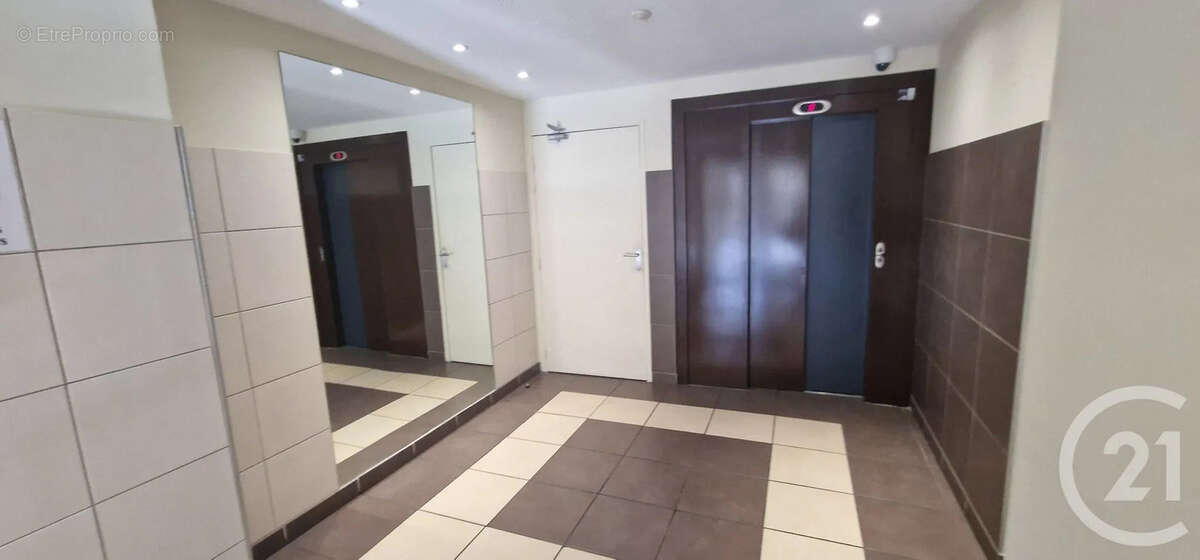 Appartement à LA ROQUEBRUSSANNE