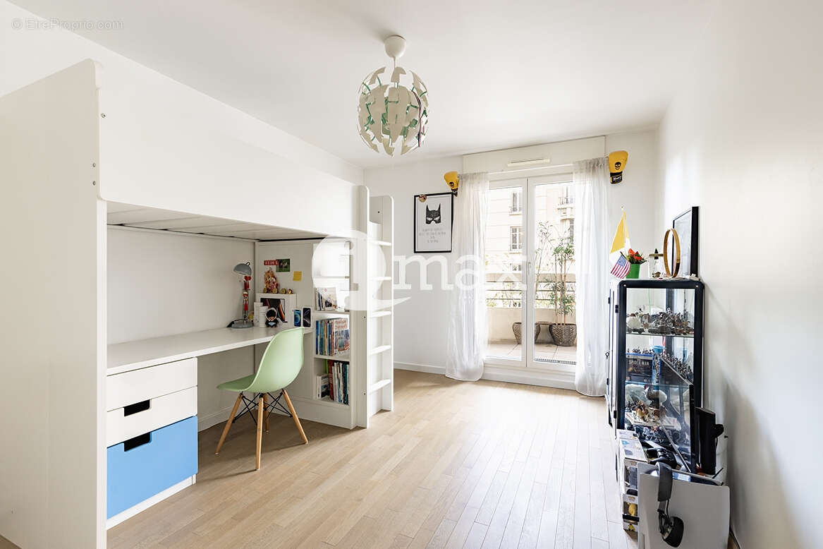 Appartement à LEVALLOIS-PERRET