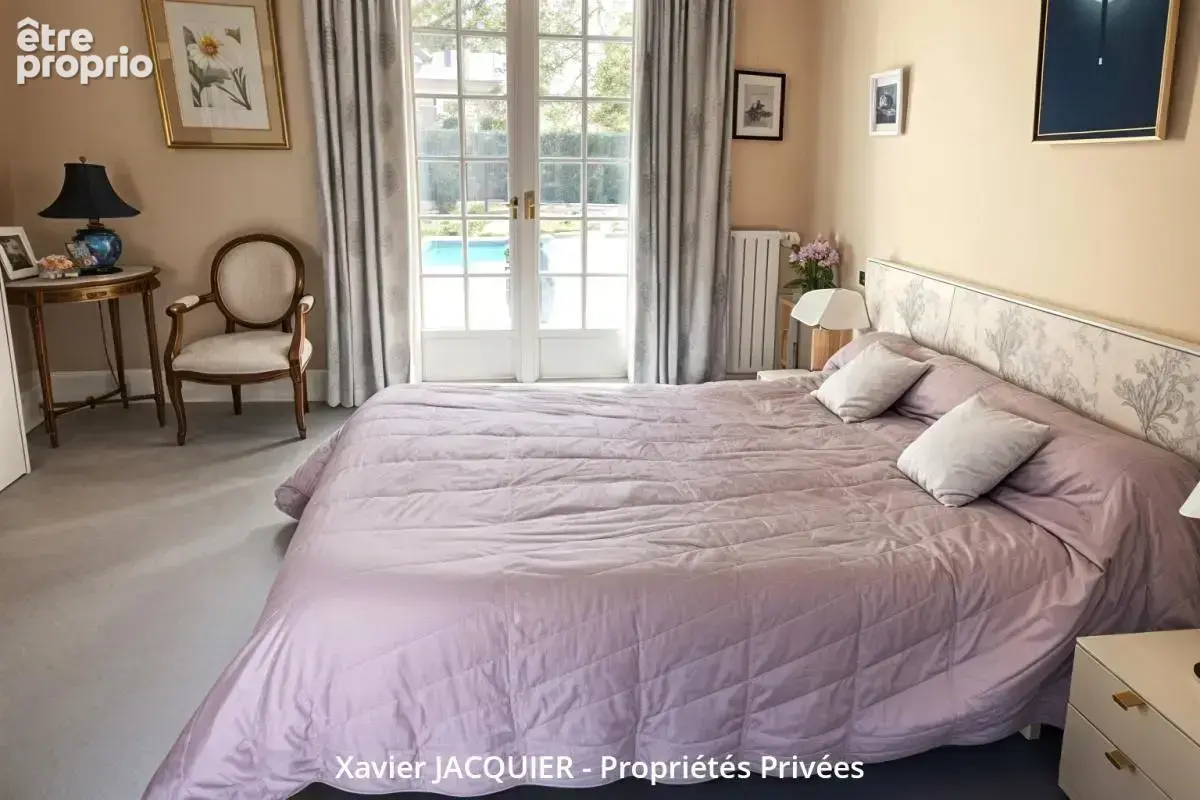 Belle maison familiale - 7 pièces - 263 m² - Centre bourg - photo 8