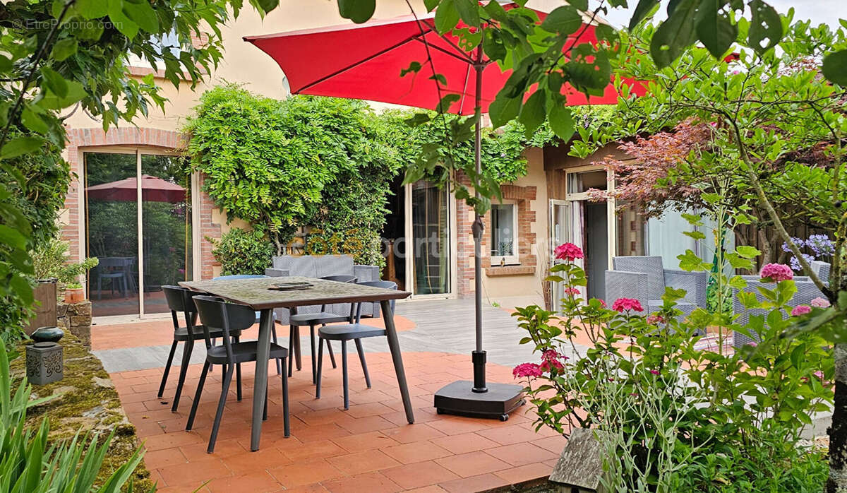 Saint-Léger-sous-Cholet  Maison de caractère de 161 m² sur un terrain de 1 521 m² - photo 2