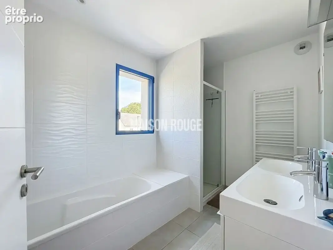 Maison récente 2018 - Parfait état - 4 chambres -  Jardin arboré - photo 9