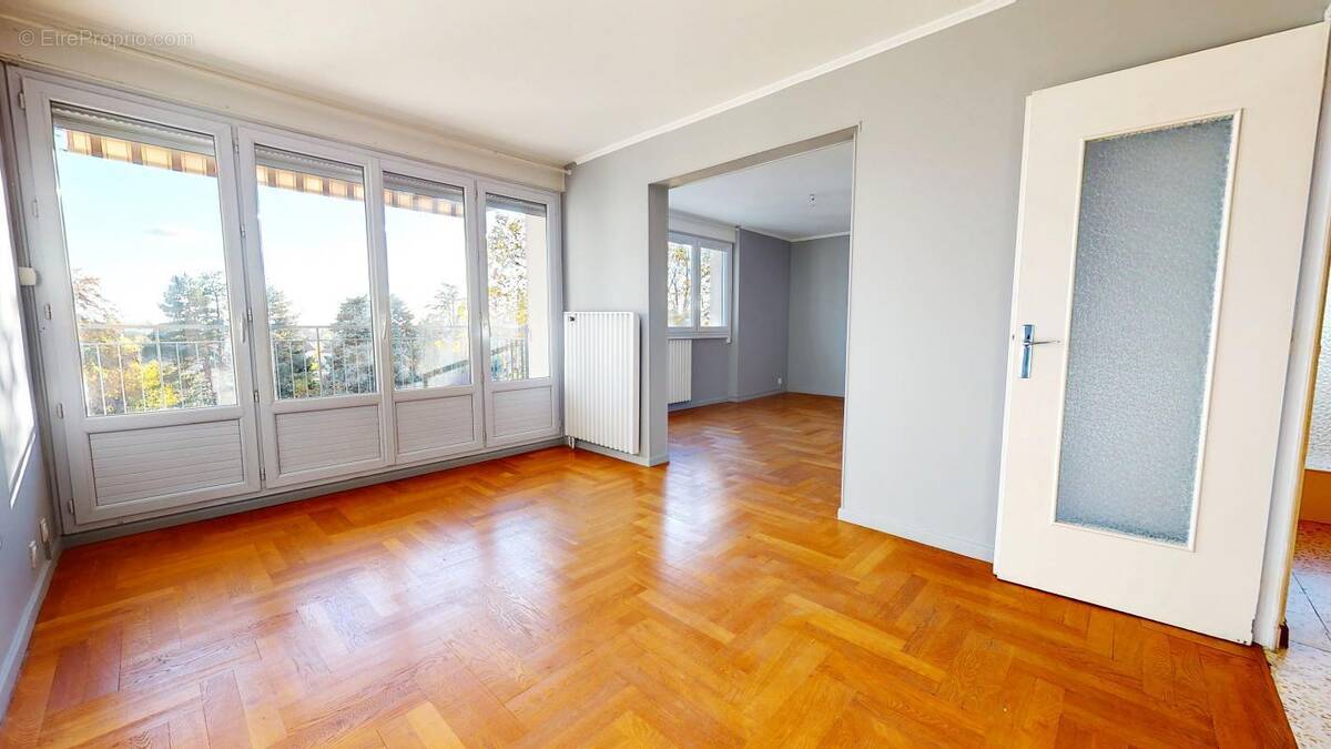 Appartement à SAINTE-FOY-LES-LYON