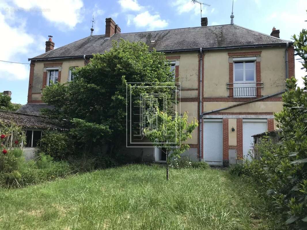 Maison à LA FERTE-IMBAULT