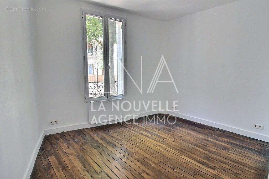 Appartement à LES LILAS