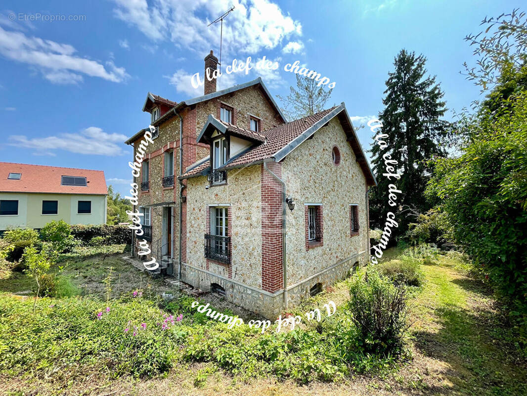 Maison à SAINT-REMY-LES-CHEVREUSE
