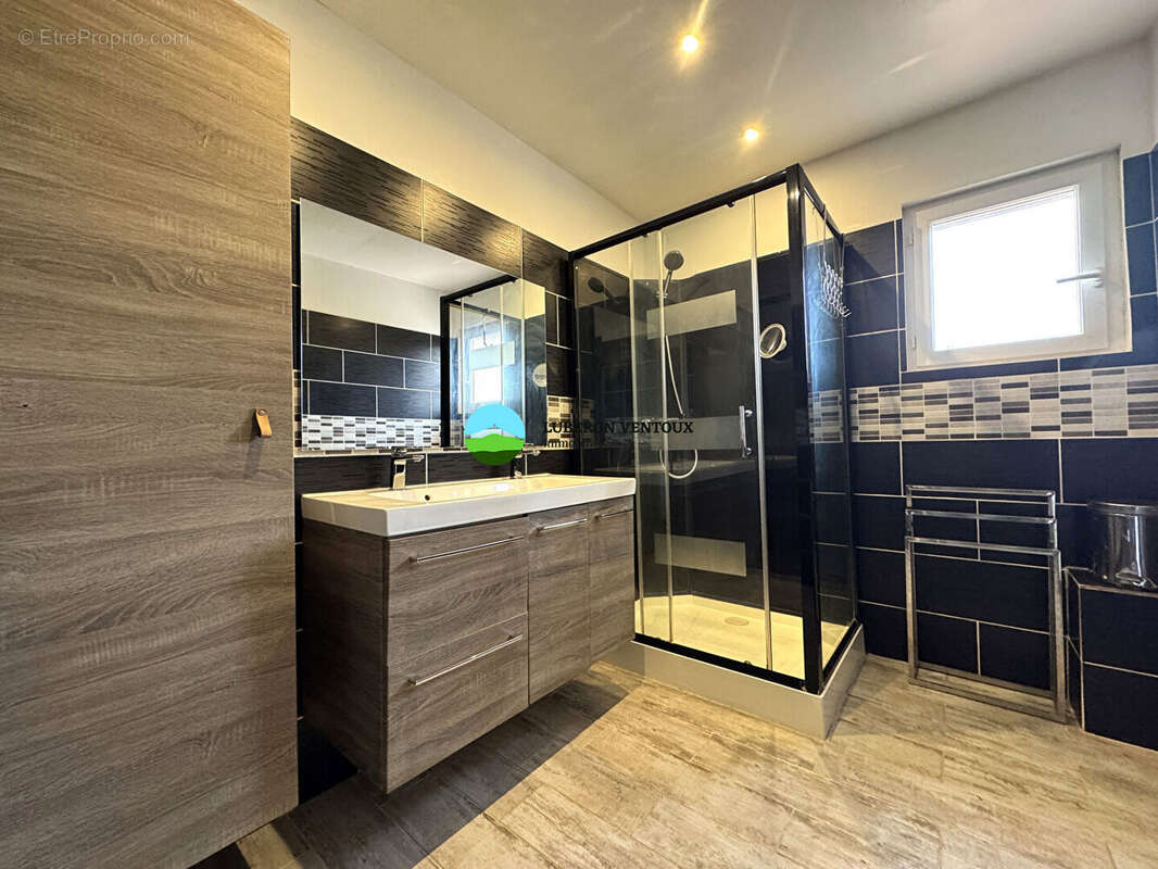 Maison à PERNES-LES-FONTAINES