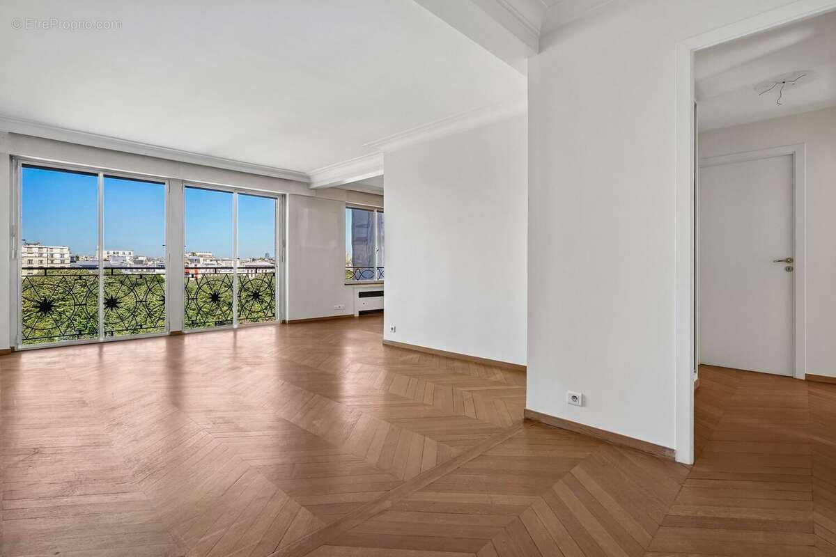 Appartement à PARIS-7E