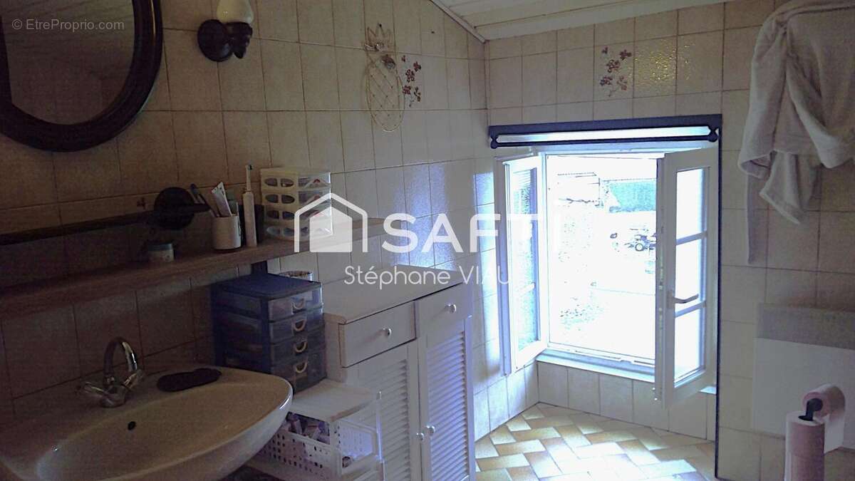 Photo 5 - Maison à SAINT-PIERRE-DES-ECHAUBROGNES