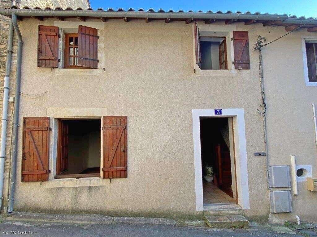 Maison à RUFFEC