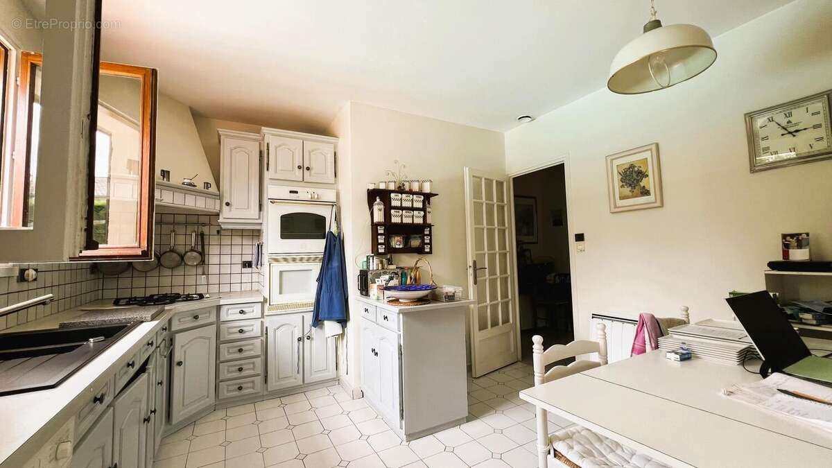 Photo 8 - Maison à LA TOUR-DE-SALVAGNY