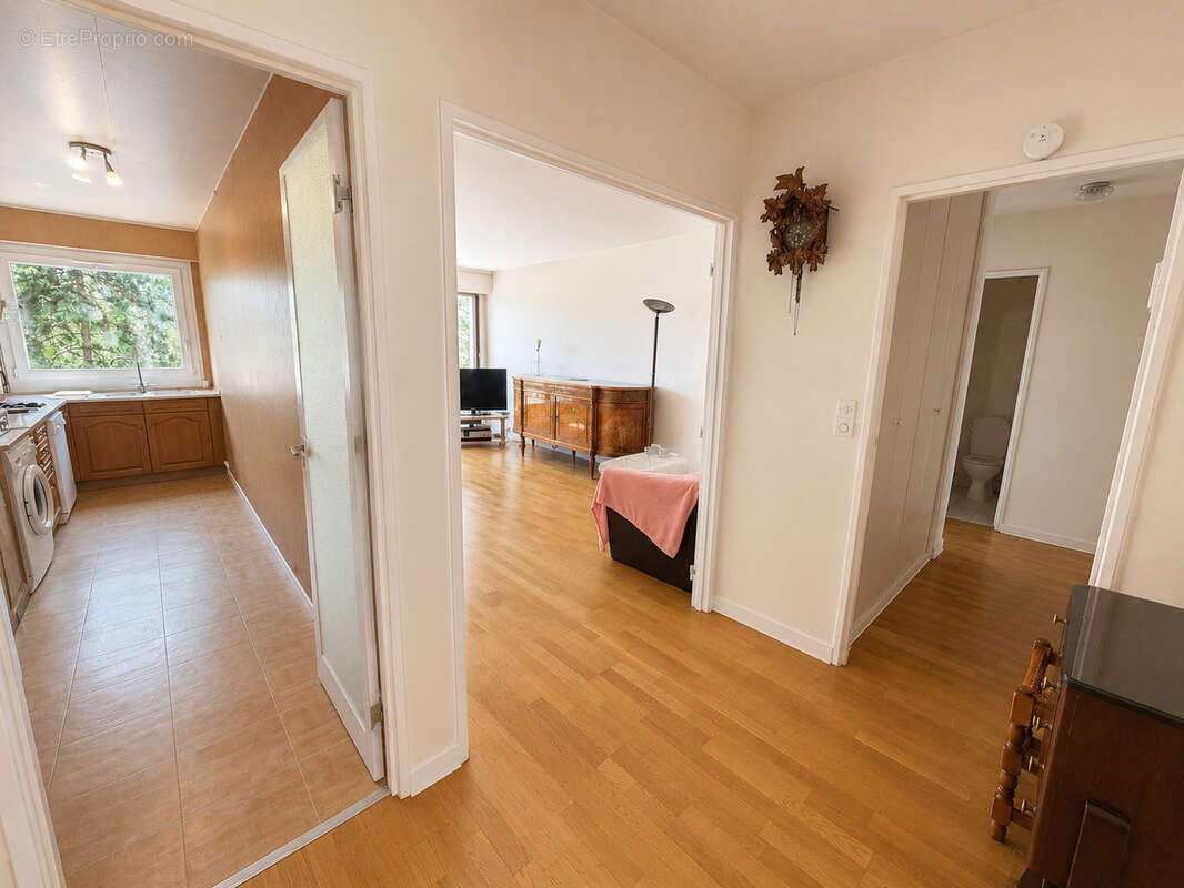 Appartement à COURBEVOIE