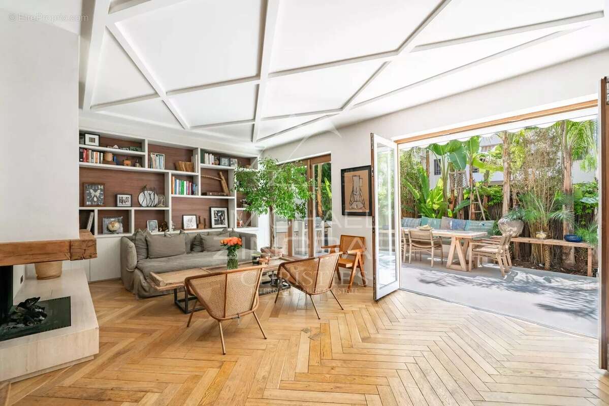 Cannes – Proche Croisette – Élégant rez-de-jardin avec piscine privative - photo 6