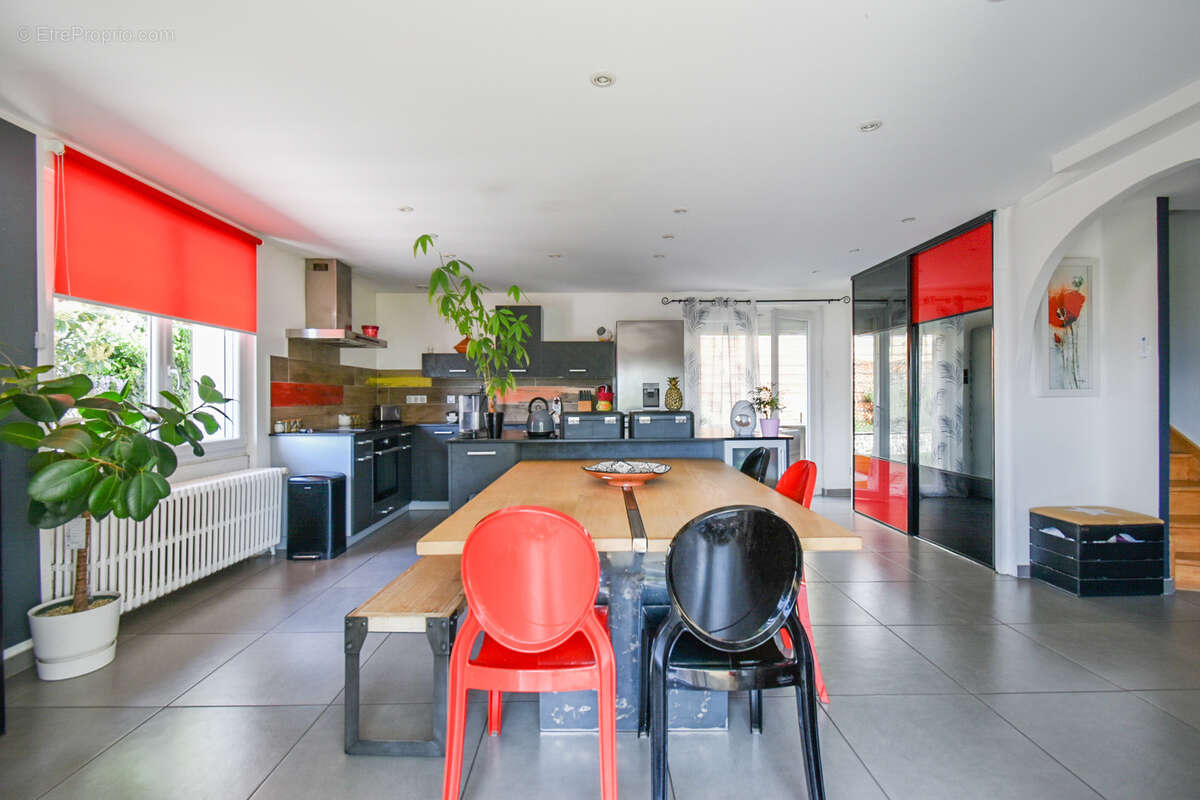 Maison à MONTMELIAN