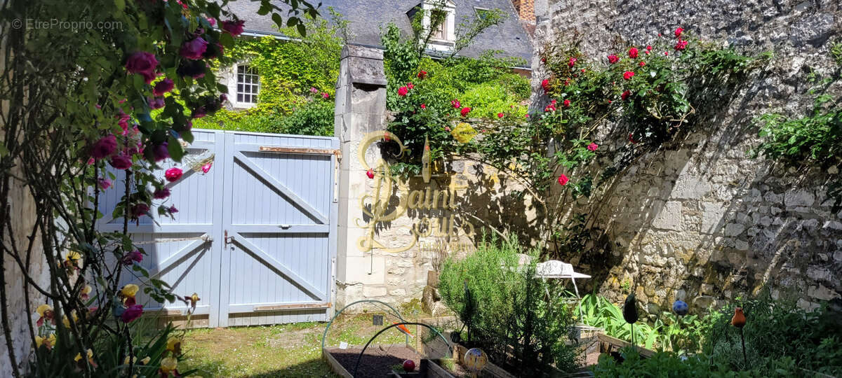 Maison à CHAMPIGNY-SUR-VEUDE