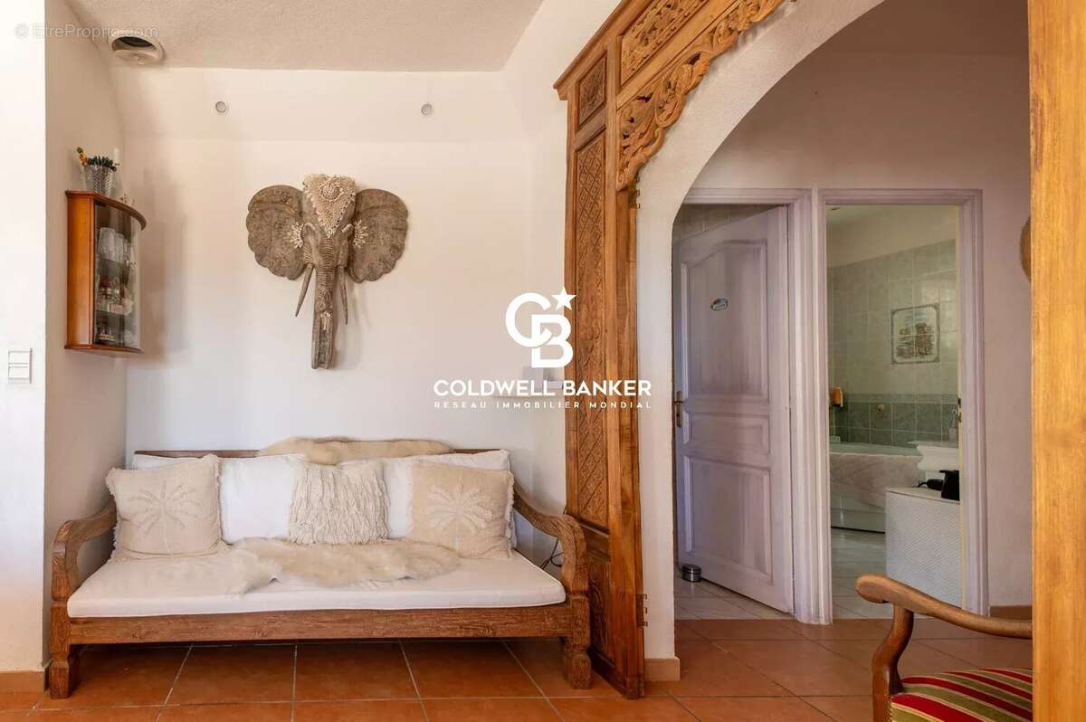 Villa de plain-pied avec panorama exceptionnel sur la Méditerranée - photo 30