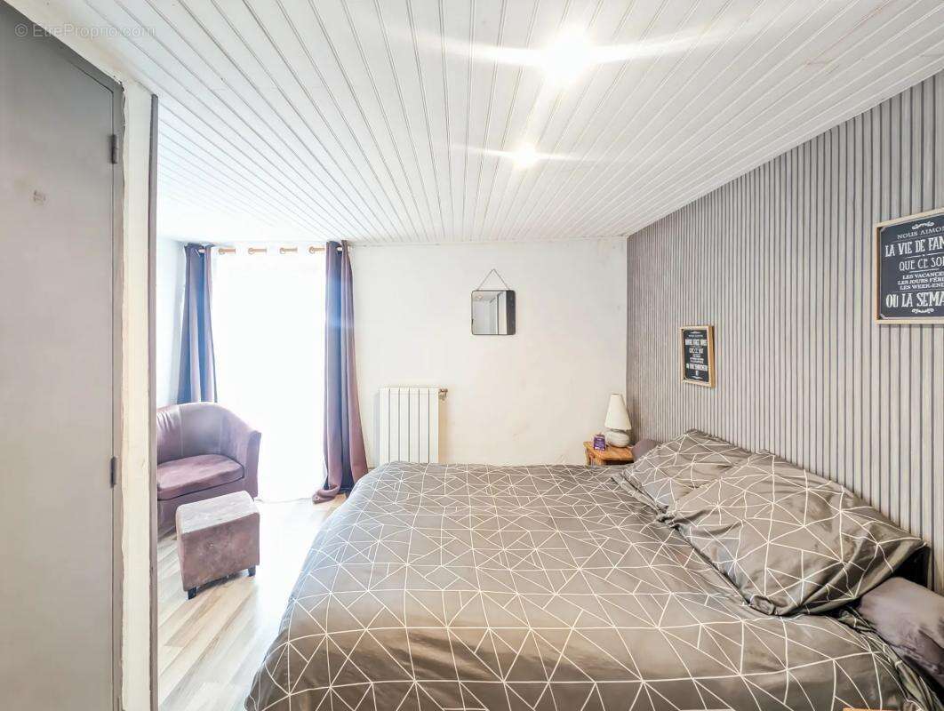 Maison à SAINT-BEAUZELY