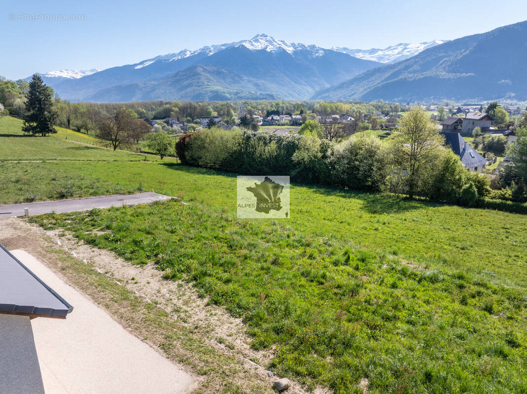 Terrain à CHAMOUSSET