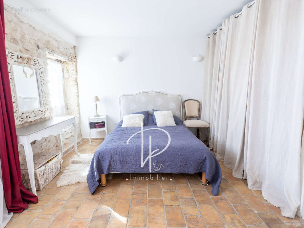 Maison à LA FARE-LES-OLIVIERS