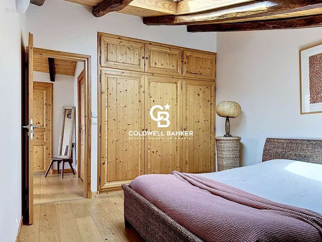 Appartement d'exception - proche du marché Rochelais - photo 7