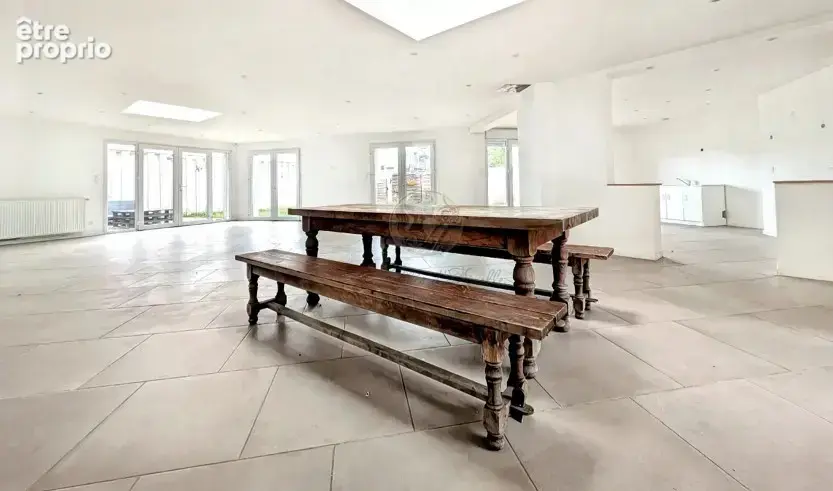 Maison de 160 m2 avec bureaux et locaux de stockage attenants de 110 m2 à Saint-Genis-Laval - photo 5