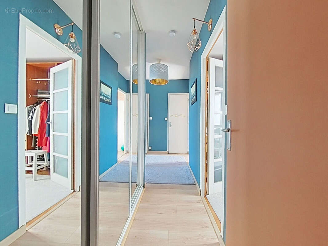 Appartement Fontenay Le Fleury 5 pièce(s) - photo 12