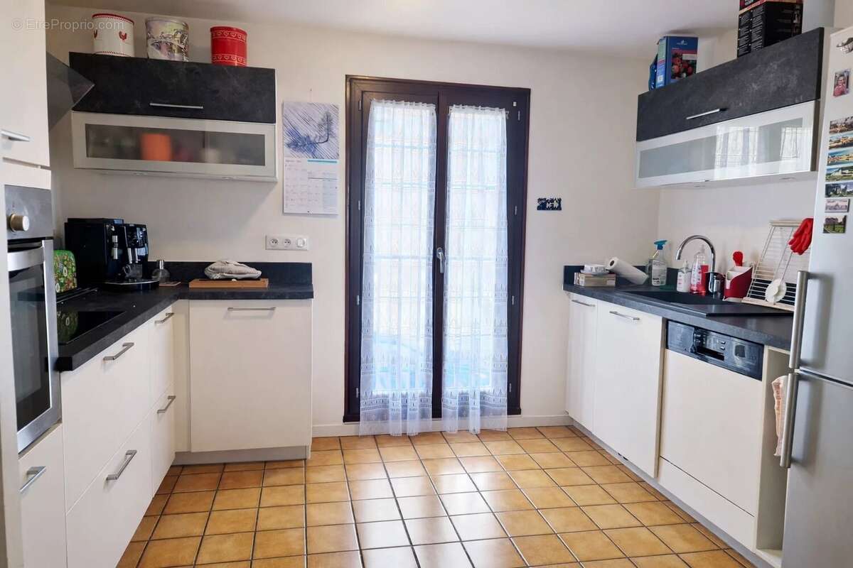 Maison à VOISINS-LE-BRETONNEUX