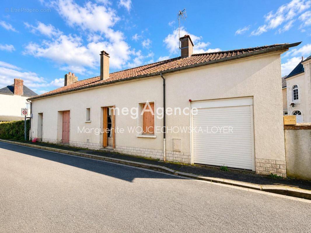 Maison à SOUGE-LE-GANELON