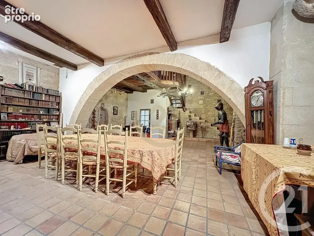 Maison 9 pièces 281 m² à vendre à Remoulins (30210) - photo 4