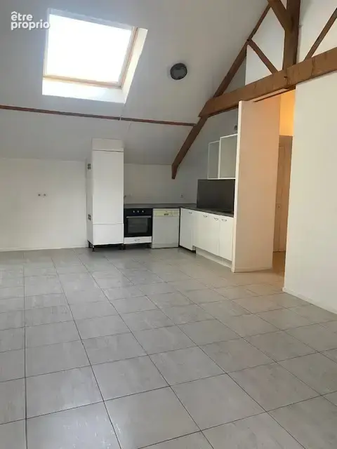 Au cœur du village, 3 P spacieux et mansardé de 68m2. - photo 2