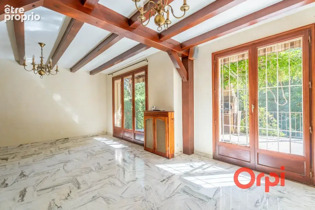 Maison avec beau terrain arboré et ruisseau en contre bas - photo 4