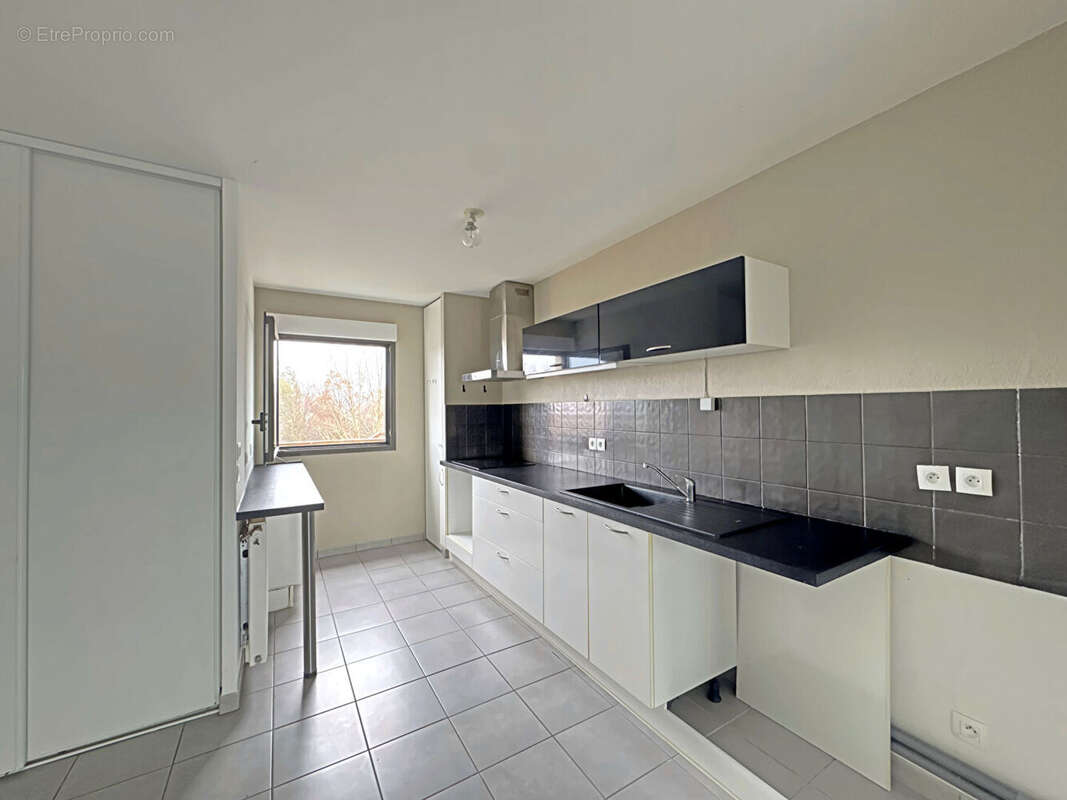 Cornebarrieu - appartement t3 avec terrasse et places de parking, vendu loue - photo 2