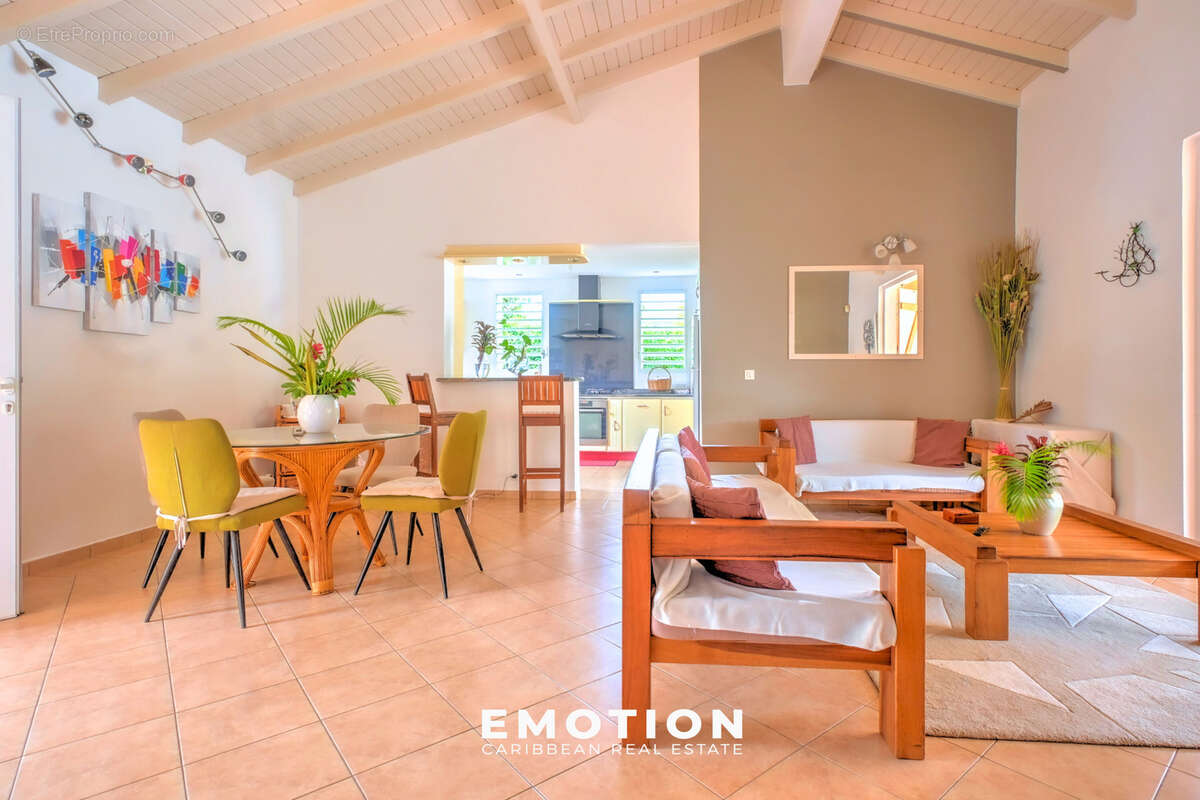 Maison à PETIT-BOURG