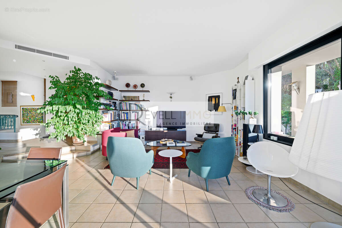 Maison à CASTAGNIERS