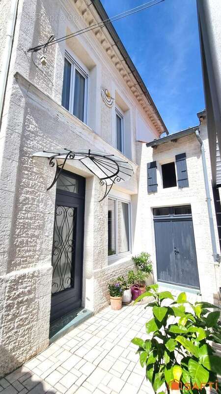 Photo 2 - Maison à MORTAGNE-SUR-GIRONDE